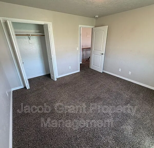 3030 Golden Rod Dr — Photo 7