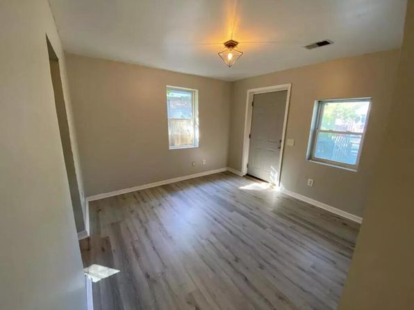 charleston-south-carolina-2079622815 picture