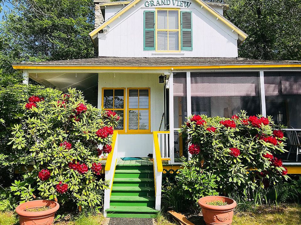 Front of cottage