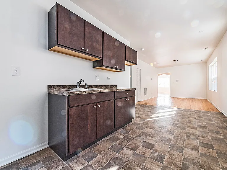 7938 S Hermitage Ave — Photo 18
