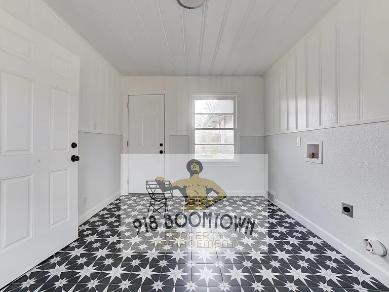 4819 E 37th Pl — Photo 12