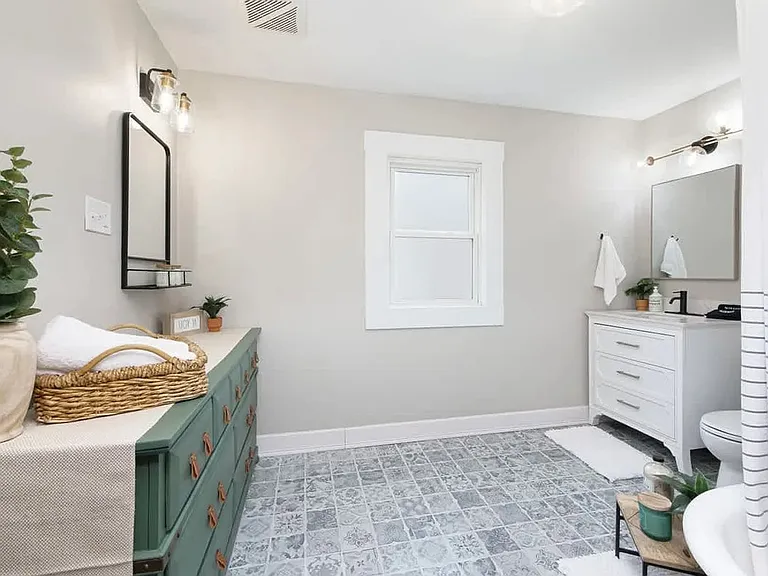 191 Gale St #1 — Photo 13