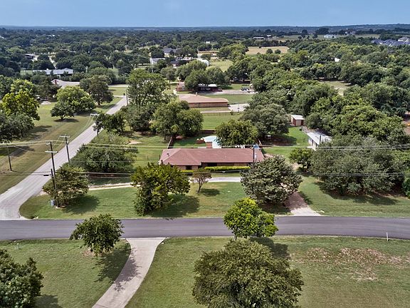 5th image of 1090 Ashford Ln