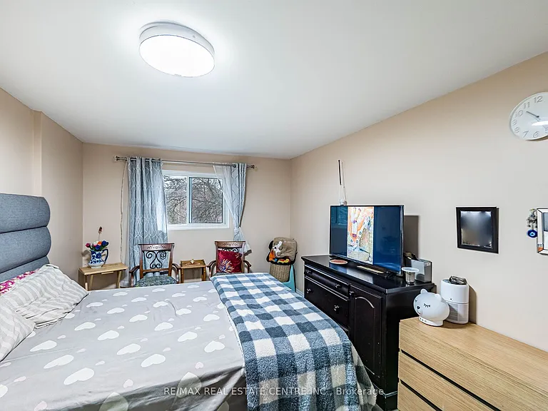 49 Rhonda Rd #121 — Photo 37