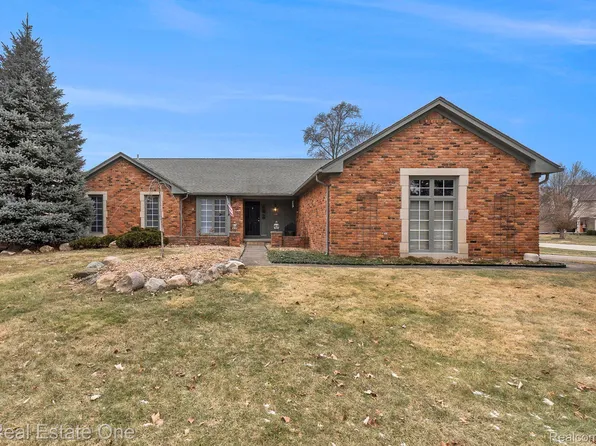 1289 Judy Dr, Troy, MI 48083
