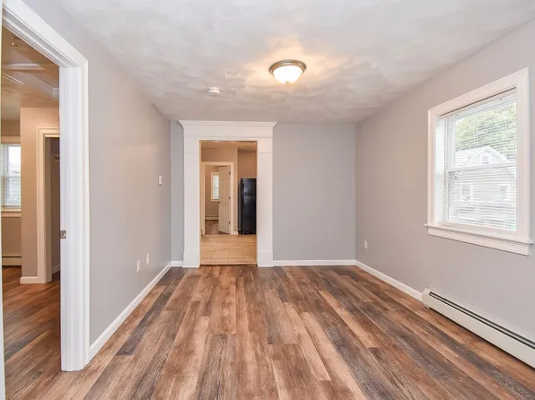 41-39 Benefit St, Pawtucket, RI 02861