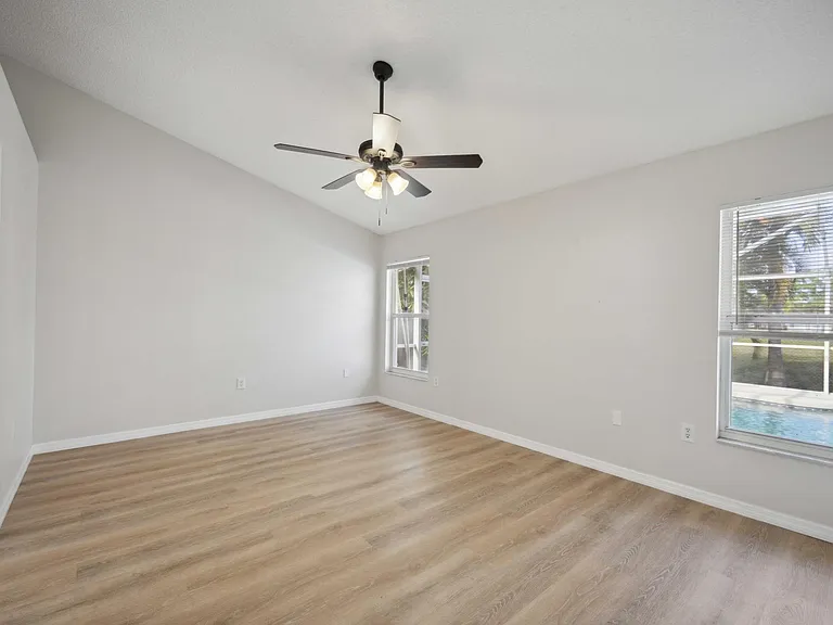 4107 11th Ave E — Photo 5