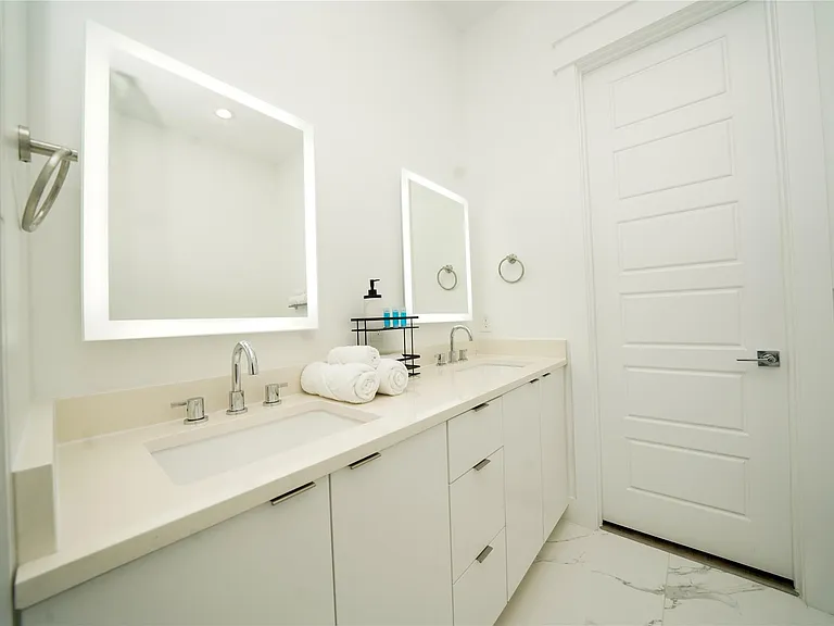 4607 Edmund St — Photo 22