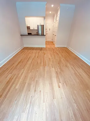 Rented by Metropolis Real Estate of Manhattan | media 22
