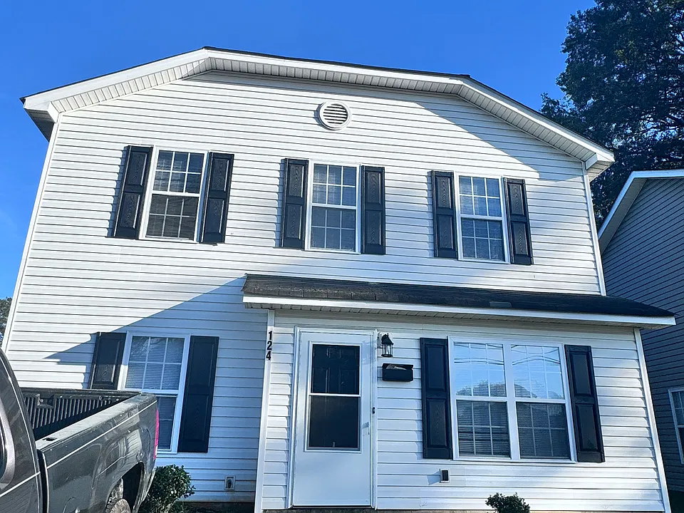 124 Honeywood Ave