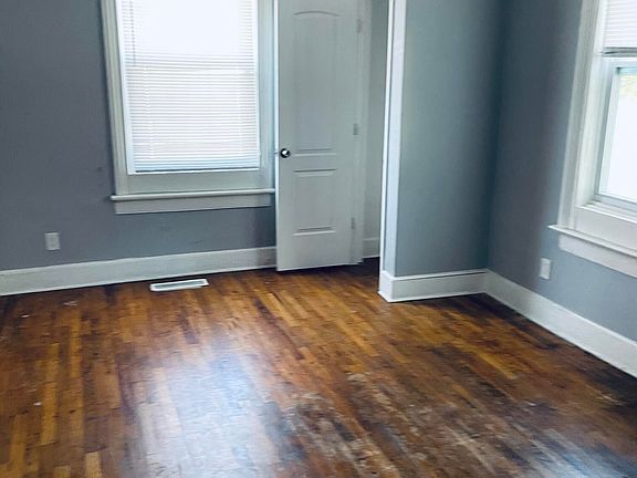 3rd image of 643 Heard Ave