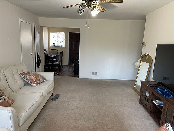 4th image of 1219 N Oaks Blvd #1219