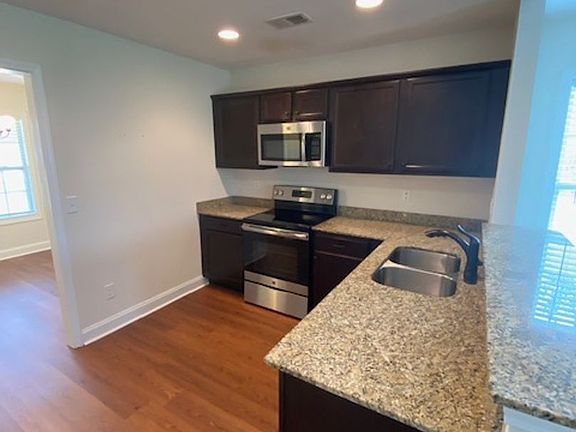 3rd image of 619 Kaymin Hill Ct