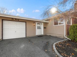 1020 Commack Rd, Dix Hills, NY 11746