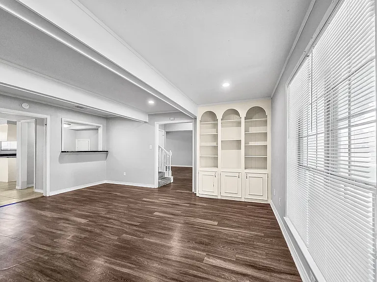 2404 Dalgreen Dr — Photo 6