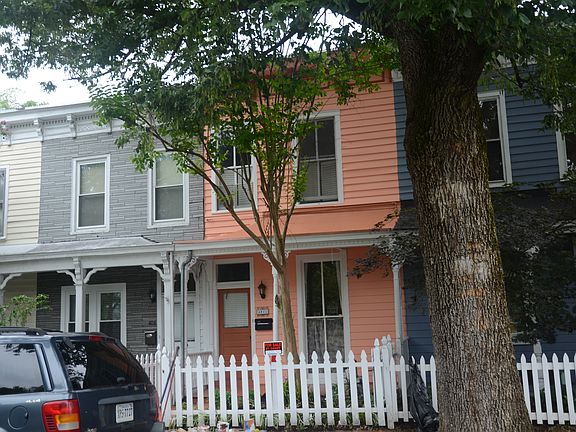 5th image of 402 1/2 S Laurel St
