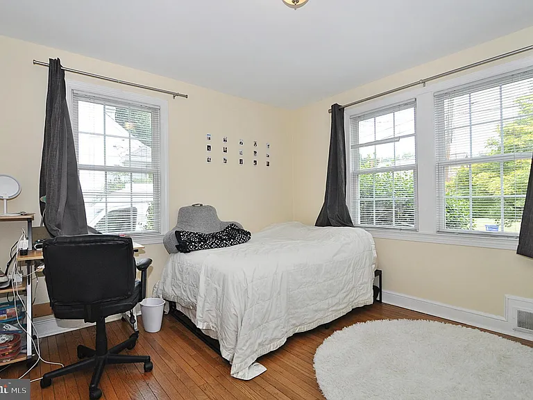 2124 N Troy St — Photo 12
