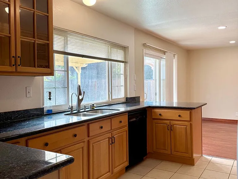 5007 Anaheim Loop — Photo 9