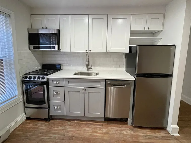 2107 Green St #2RR — Photo 3