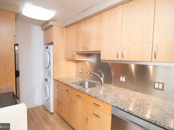 1901 John F Kennedy Blvd APT 803, Philadelphia, PA 19103