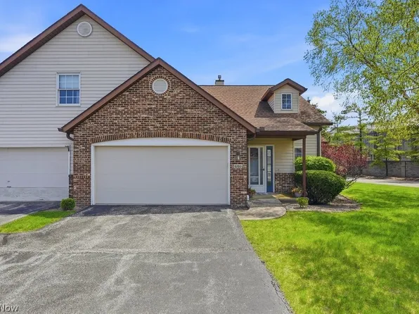 5723 Gateway Ln, Brookpark, OH 44142