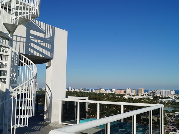 2nd image of 1900 Sunset Harbor Dr APT Ts3