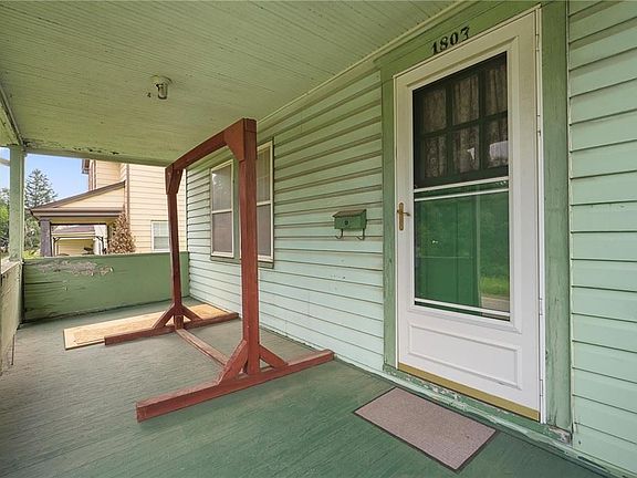 2nd image of 1807 Boundary St