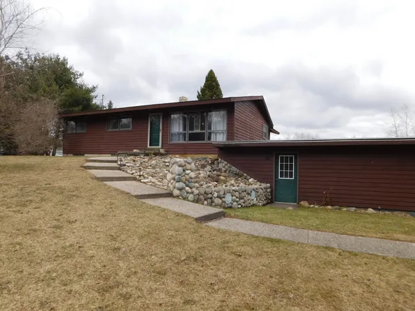 249 S Roberts Rd, Grayling, MI 49738