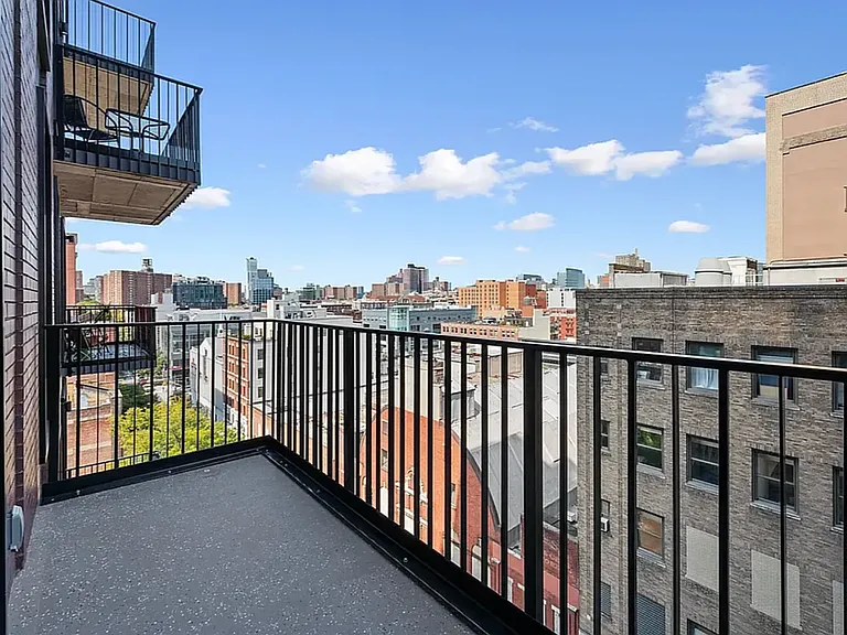 224 W 124th St #1300 — Photo 4