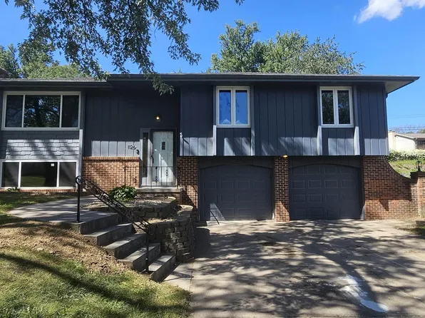 1126 Hackney Dr, Papillion, NE 68046