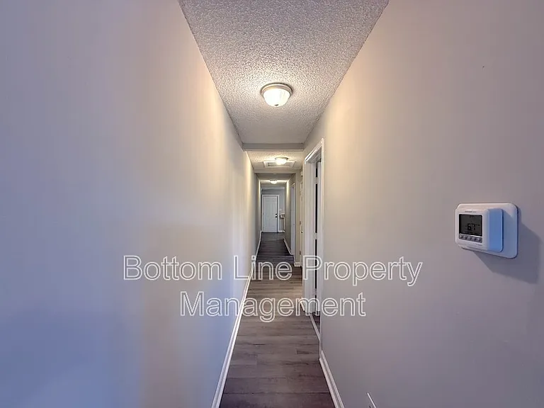910 N Morris St — Photo 3