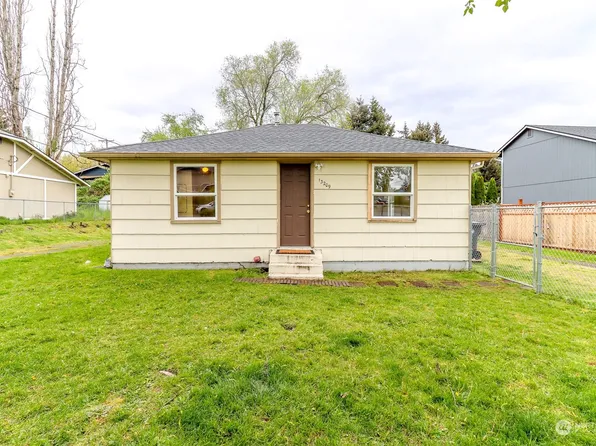 13209 8th Avenue Ct S, Tacoma, WA 98444