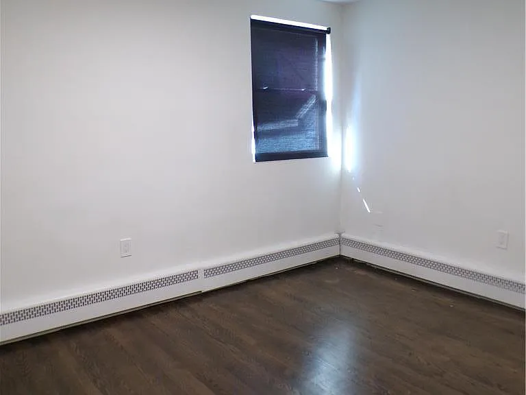 2440 W Livingston St — Photo 27