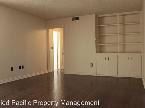 4th image of 124 W Wabash St APT 1