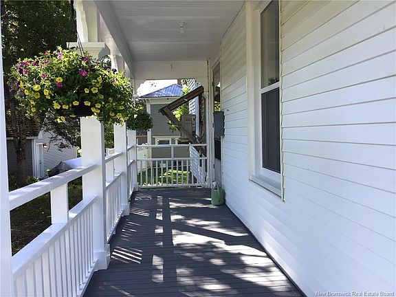 3rd image of 16 Dow St