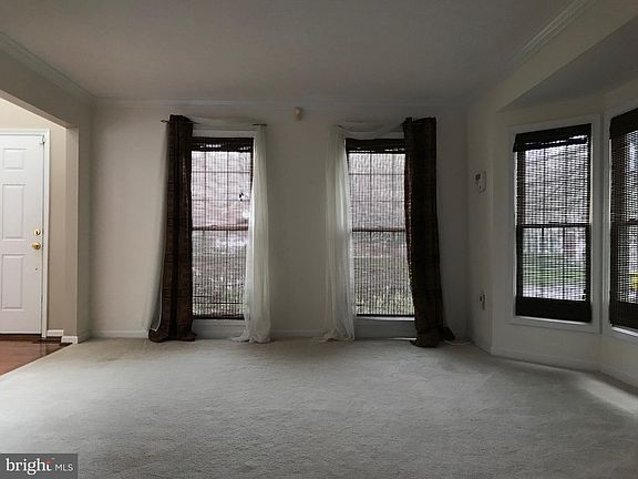 4th image of 1108 Fairlawn Ct