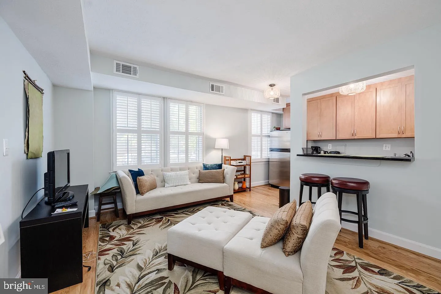 600 Bashford Ln — Photo 3