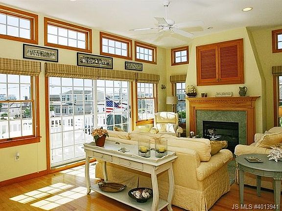2nd image of 11208 Beach Ave