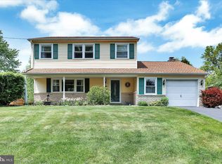 18 Crestland Ter, Doylestown, PA 18901