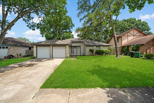 13815 Grosvenor St Photo 1