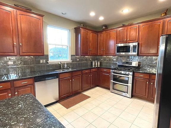 5th image of 1317 Rosemary Dr