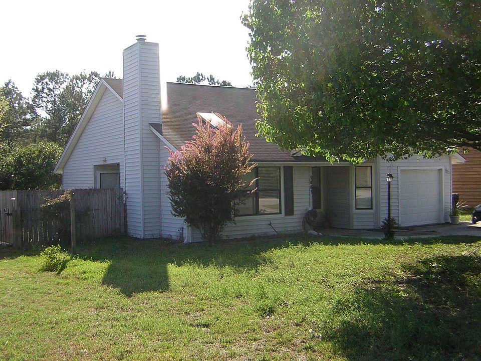 2nd image of 1143 Plantation Ln