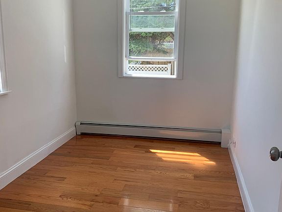 3rd image of 276 Kimball Ave