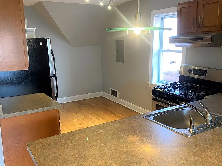 5552 Avondale Place — Photo 2