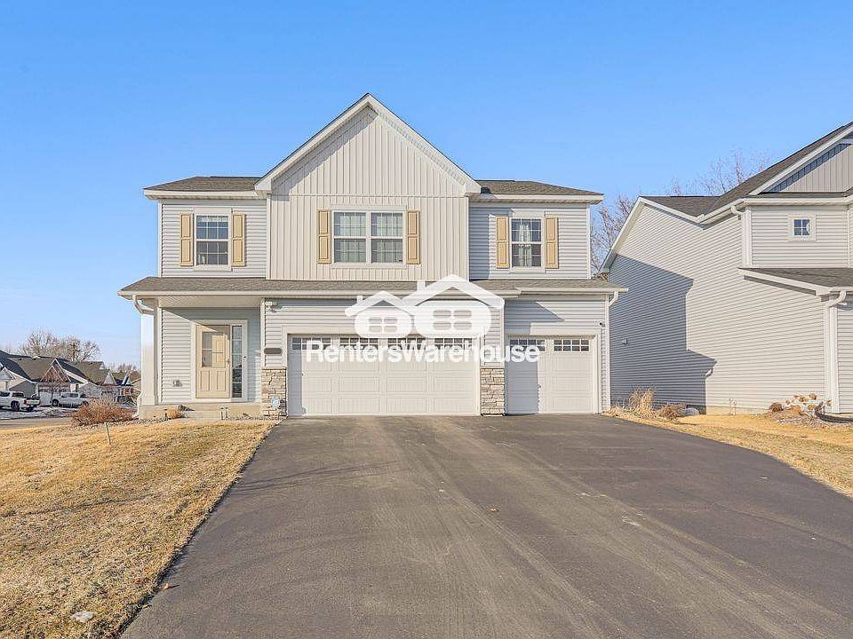 1st image of 923 112th Ln NE