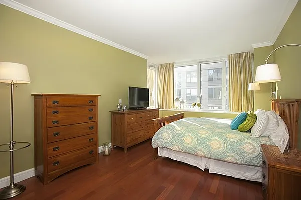 Sold by BLU Real Estate | media 20
