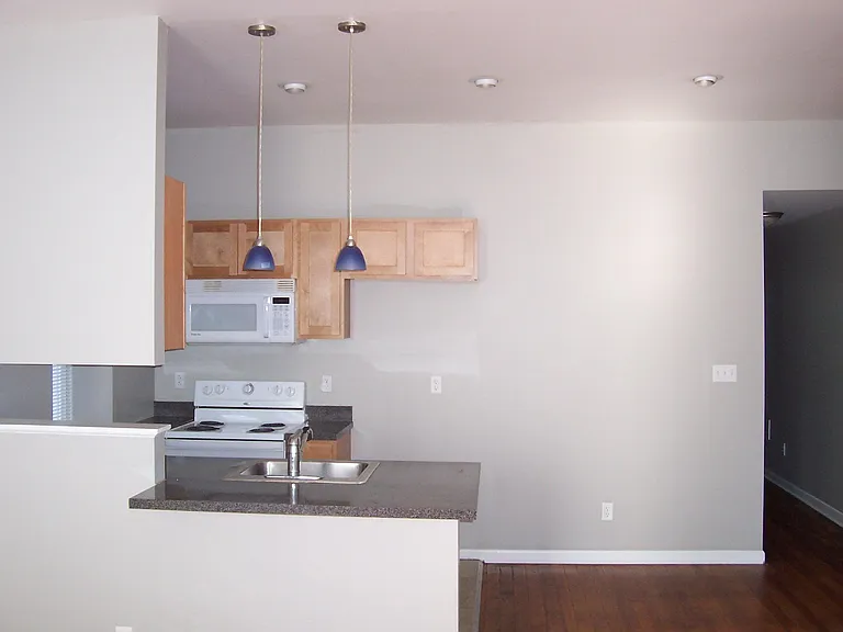 2235 Indiana Ave #2 — Photo 6