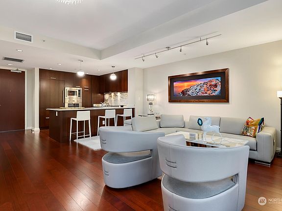 5th image of 10700 NE 4th Street #632