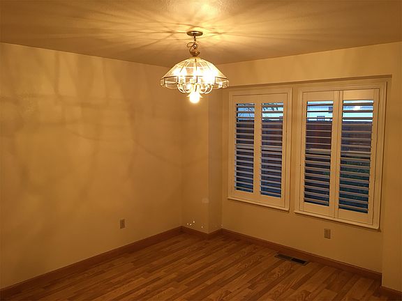 4th image of 120 Ahlstrom Cir