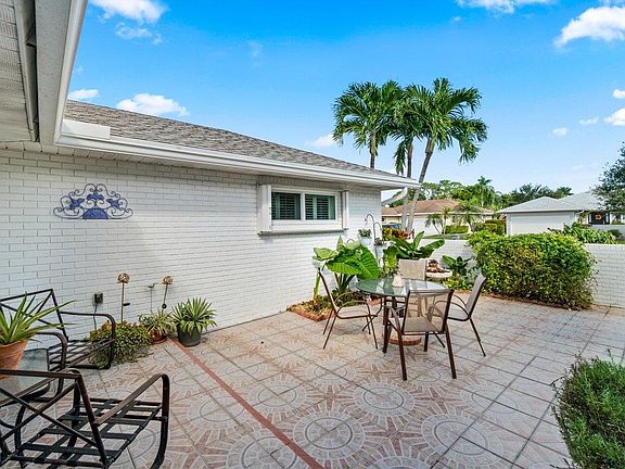 5th image of 10919 Greentrail Drive S
